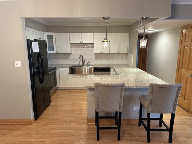 7347 W 79th Pl, Unit #2D in Bridgeview, IL - Building Photo - Building Photo