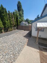 1508 Cedar St in Colfax, WA - Building Photo