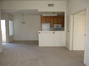 310 Isthmus Way in Oceanside, CA - Building Photo - Building Photo