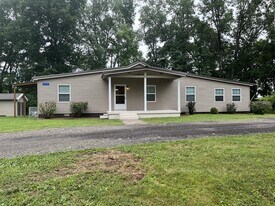 852 Hornbuckle Rd in Clarksville, TN - Building Photo