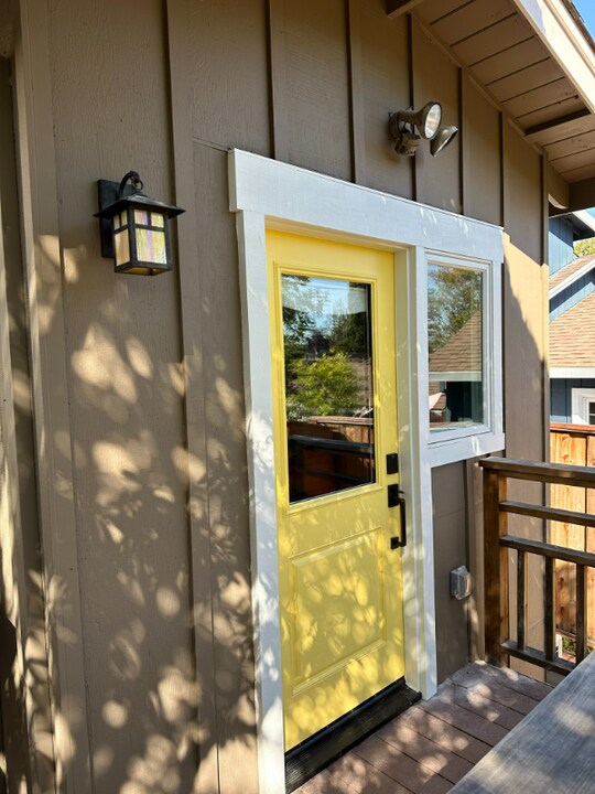 172 Rogers Ave in San Carlos, CA - Building Photo