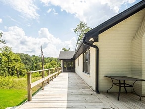 7441 Walsh Rd in Millington, TN - Foto de edificio - Building Photo