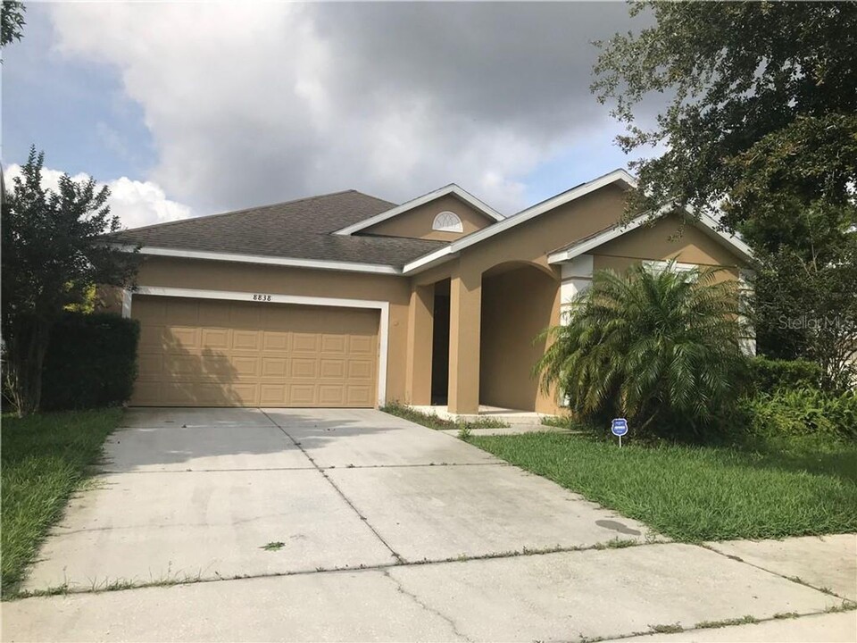 8838 Leeland Archer Blvd in Orlando, FL - Building Photo