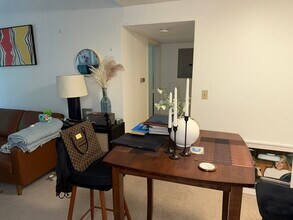 2 Squire Ct in Natick, MA - Building Photo - Building Photo