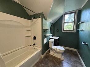 605 W Kalamazoo Ave in Kalamazoo, MI - Building Photo - Building Photo