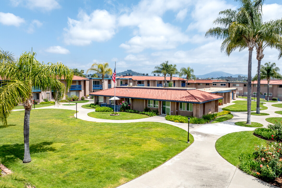 Lake Murray Villa in La Mesa, CA - Building Photo