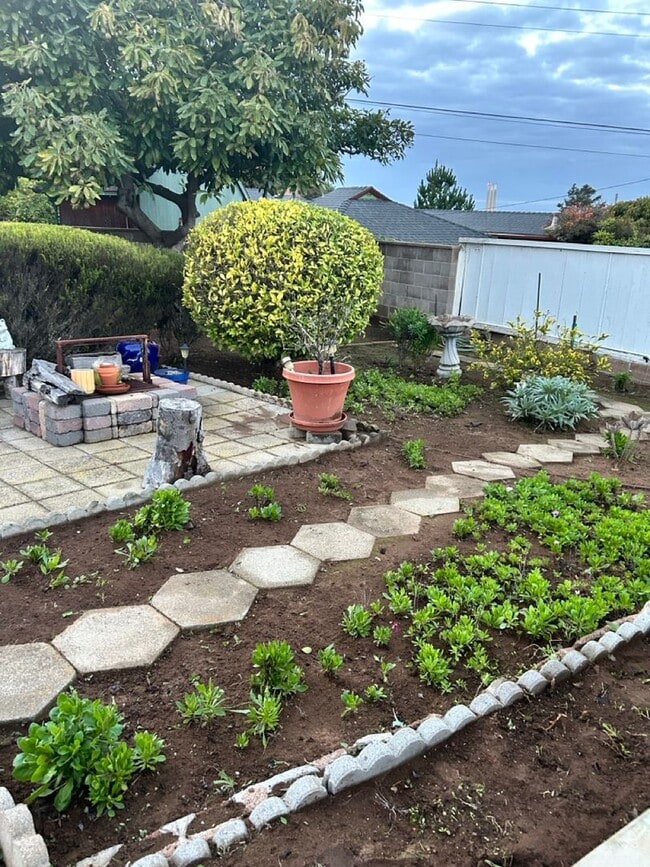 421 Fresno Ave in Morro Bay, CA - Building Photo - Building Photo