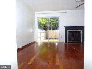 62 Farnwood Rd in Mount Laurel, NJ - Building Photo - Building Photo