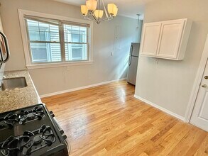 184 Boston St in Boston, MA - Building Photo - Building Photo