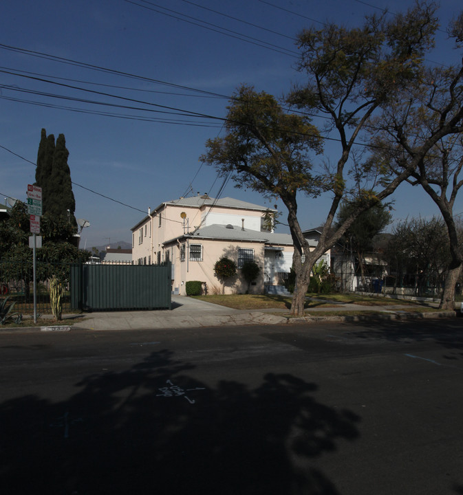 5331 Virginia Ave in Los Angeles, CA - Building Photo