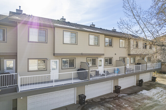 168 153 Av SE in Calgary, AB - Building Photo - Building Photo