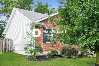 8320 Silver Fox Rd in Louisville, KY - Building Photo - Building Photo