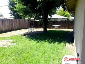 613 Belle Ave in Bakersfield, CA - Building Photo - Building Photo