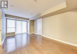 181 Village Green Square in Toronto, ON - Building Photo - Building Photo