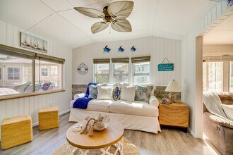 1161 Nettles Blvd in Jensen Beach, FL - Building Photo - Building Photo