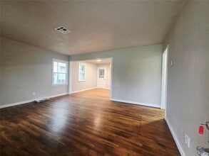 904 E Lockheed Dr in Midwest City, OK - Building Photo - Building Photo