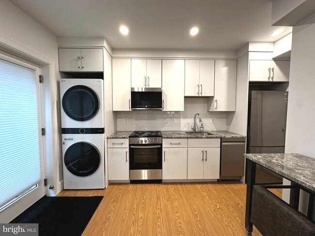 922 N Cleveland St in Arlington, VA - Building Photo - Building Photo