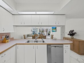 6650 Sunset Way in St Pete Beach, FL - Building Photo - Building Photo