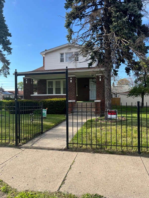 property at 556 W 115th St
