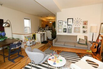 1935 N Wood St, Unit G07C in Chicago, IL - Building Photo - Building Photo