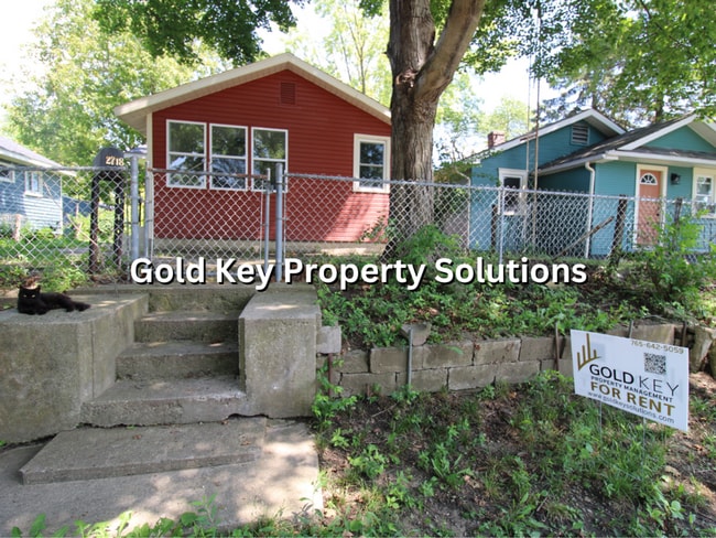 property at 2718 S High St