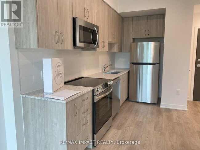 385 Arctic Red Dr in Oshawa, ON - Building Photo - Building Photo