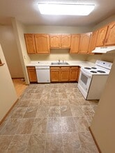 831 Highview Dr, Unit C in New Richmond, WI - Foto de edificio - Building Photo