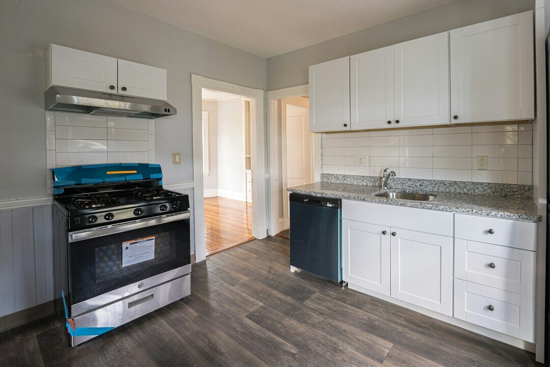 15 Faulkner St in Boston, MA - Building Photo