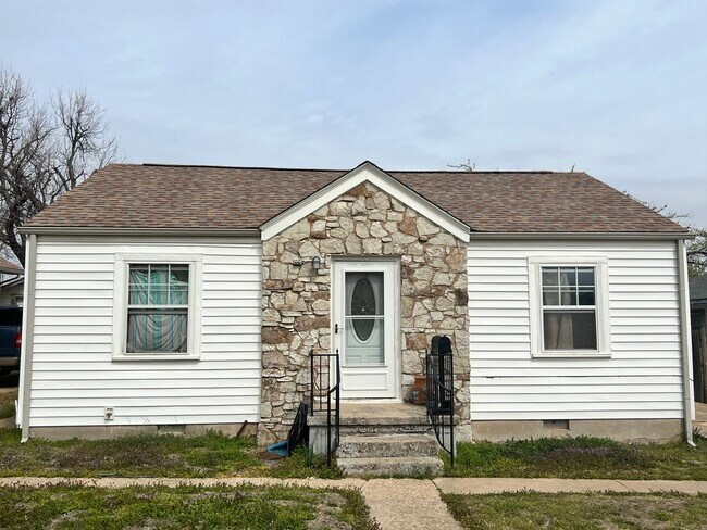 property at 831 Poplar Ave