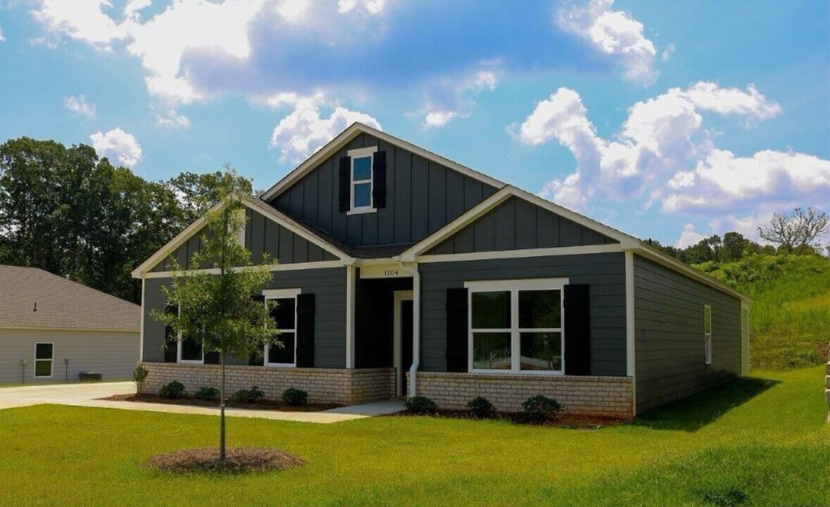1104 Archers Trail N in Springville, AL - Foto de edificio