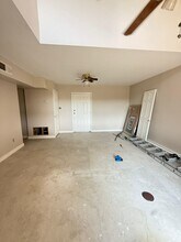 419 W Travis St in Laredo, TX - Building Photo - Building Photo