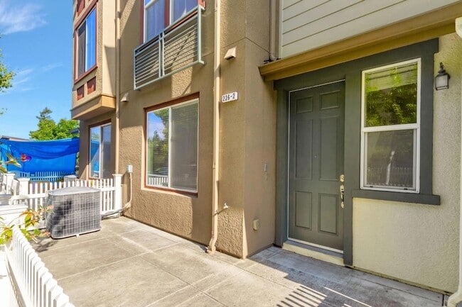 226 Peppermint Tree Terrace in Sunnyvale, CA - Building Photo - Building Photo