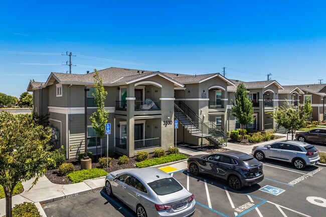 Greenbriar in Sacramento, CA - Building Photo - Building Photo