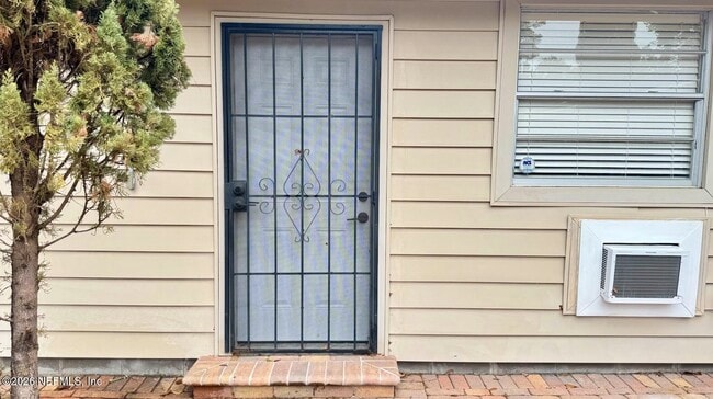 5557 Floral Ave in Jacksonville, FL - Building Photo - Building Photo