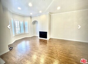 909 S Gramercy Pl in Los Angeles, CA - Building Photo - Building Photo