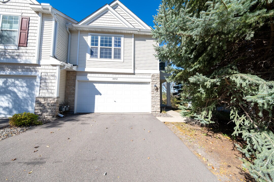 4892 Bluff Heights Trail SE in Prior Lake, MN - Building Photo