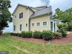 11660 Bachelors Hope Ct in Swan Point, MD - Building Photo - Building Photo