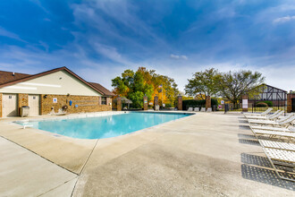 Rivers Edge Apartments I & II in Noblesville, IN - Building Photo - Building Photo