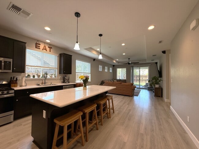 3493 Rogue River Dr in Chico, CA - Building Photo - Building Photo