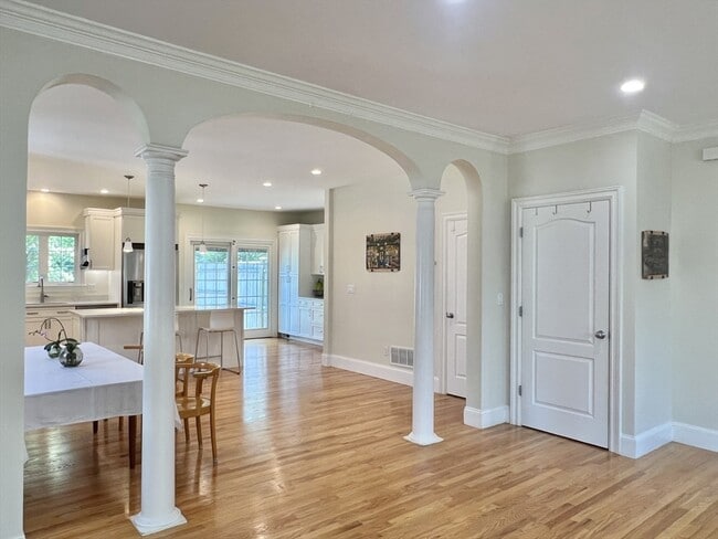141 Pearl St in Newton, MA - Building Photo - Building Photo