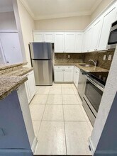 801 NE 199th St in Miami, FL - Building Photo - Building Photo