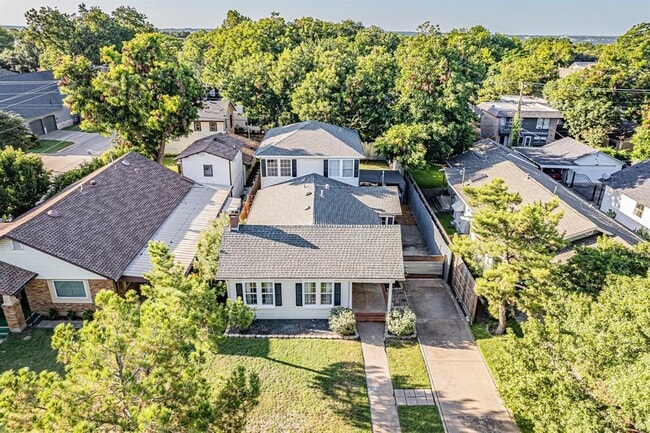 property at 5332 El Campo Ave
