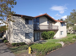 San Ynez Apartments in Goleta, CA - Building Photo - Building Photo