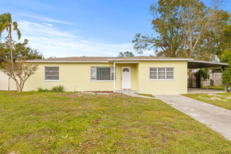 2303 Carroll Pl in Tampa, FL - Building Photo - Building Photo