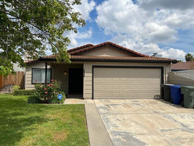 3636 Almeria Dr in Modesto, CA - Building Photo - Building Photo
