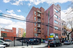 132-52 41st Ave in Flushing, NY - Building Photo