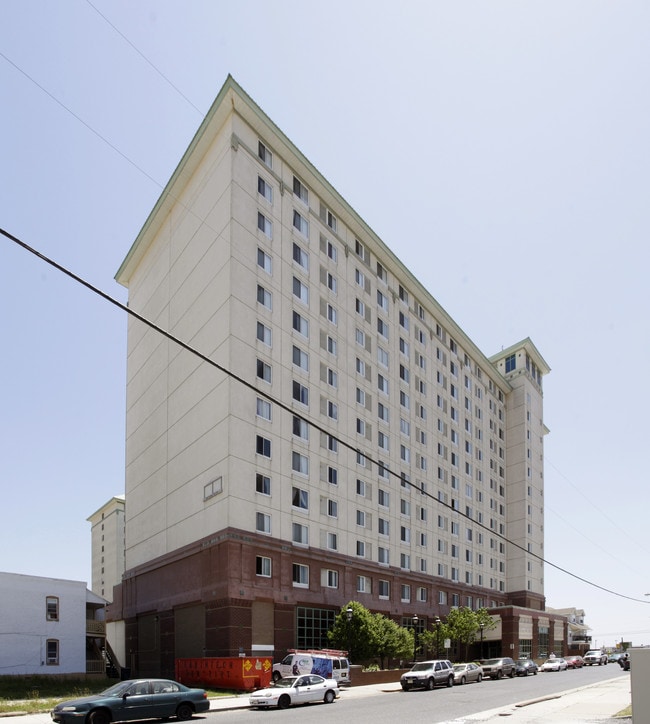 Metropolitan Plaza Apartments in Atlantic City, NJ - Building Photo - Building Photo