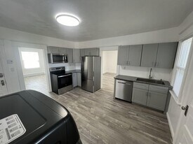 1627 Ash St, Unit 1 in Scranton, PA - Building Photo