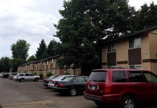 Briarwood Apartments in Salem, OR - Building Photo - Building Photo