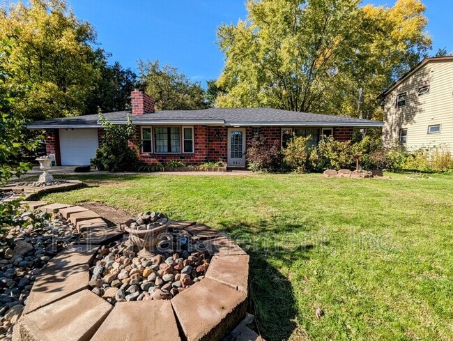 property at 981 Glendon St N